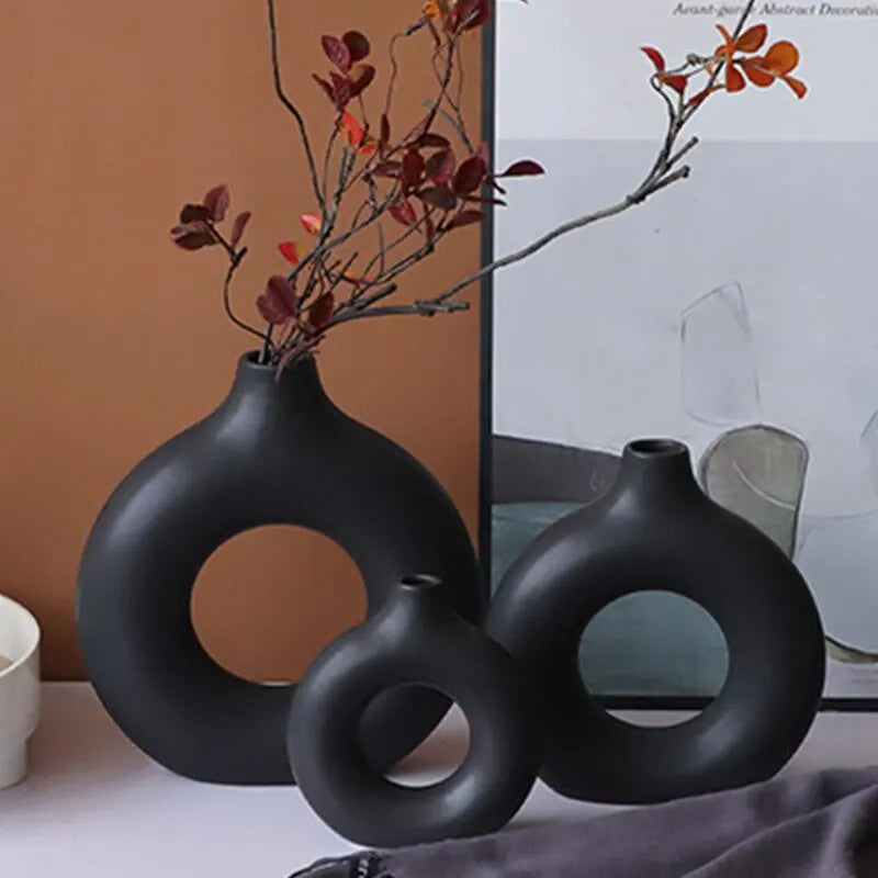 NORTHEUINS Ceramic Nordic Donut Hollow Flower Vase Figurines Interior for Pampas Grass Home decor